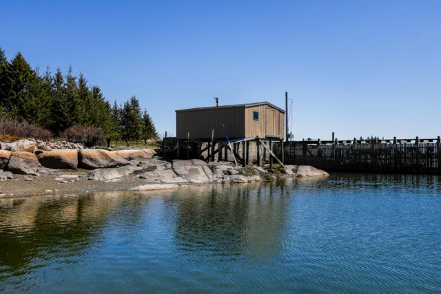 $275,000 | 111 Old Place Road, Deer Isle, ME 04627