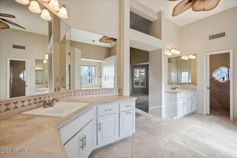 $1,025,000 | 15814 North 12th Street, Phoenix, AZ 85022