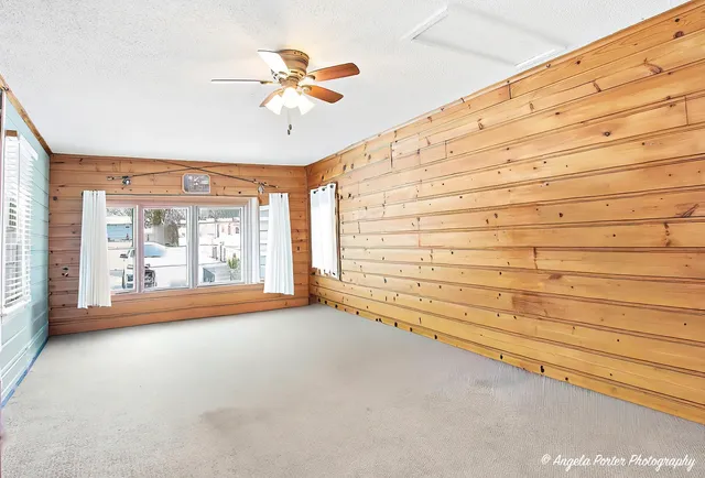 $279,000 | 50 East Oak Street, Fox Lake, IL 60020