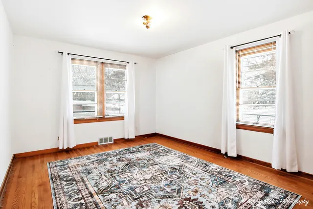 $279,000 | 50 East Oak Street, Fox Lake, IL 60020