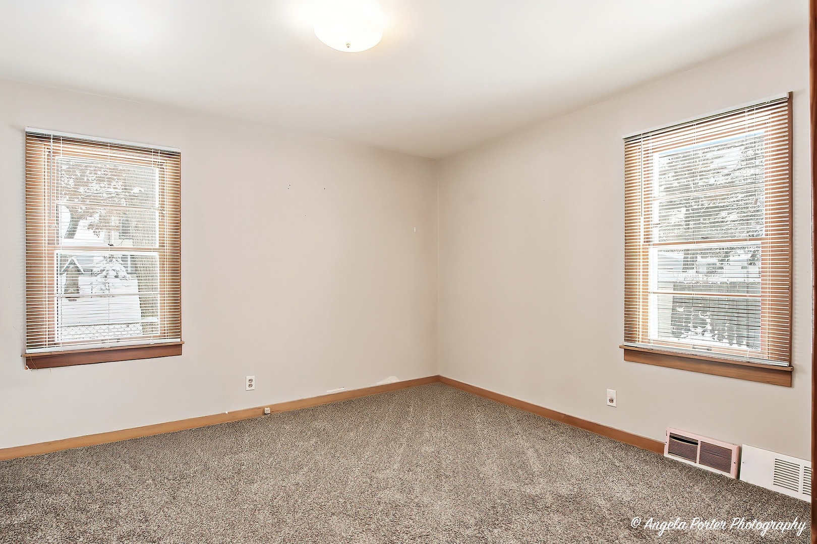 50 East Oak Street Fox Lake, IL 60020 - Photo 10 of 16 a view of an empty room with a window