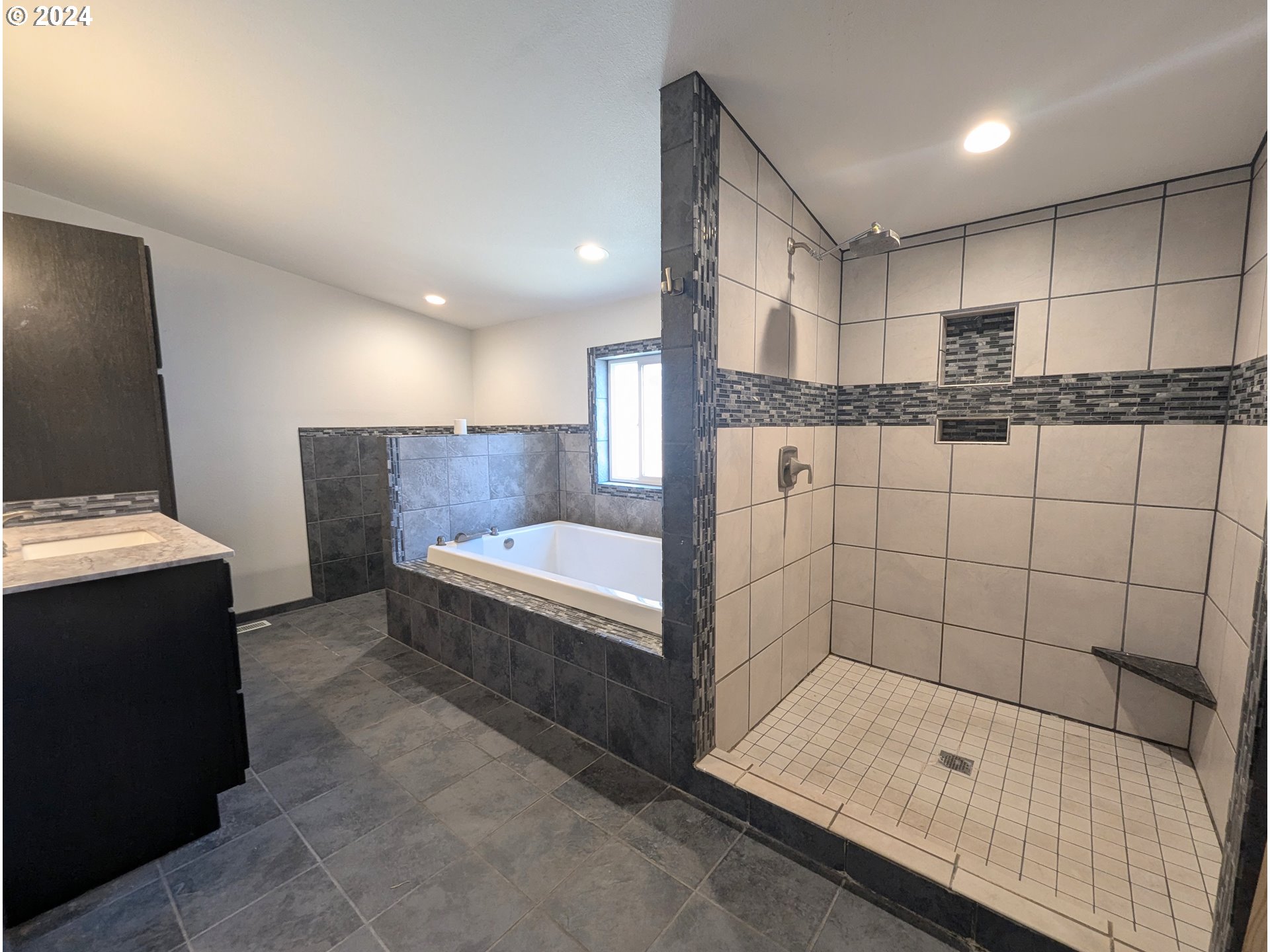 71 Rapid Run Loop La Grande, OR 97850 - Photo 20 of 27 Bathroom