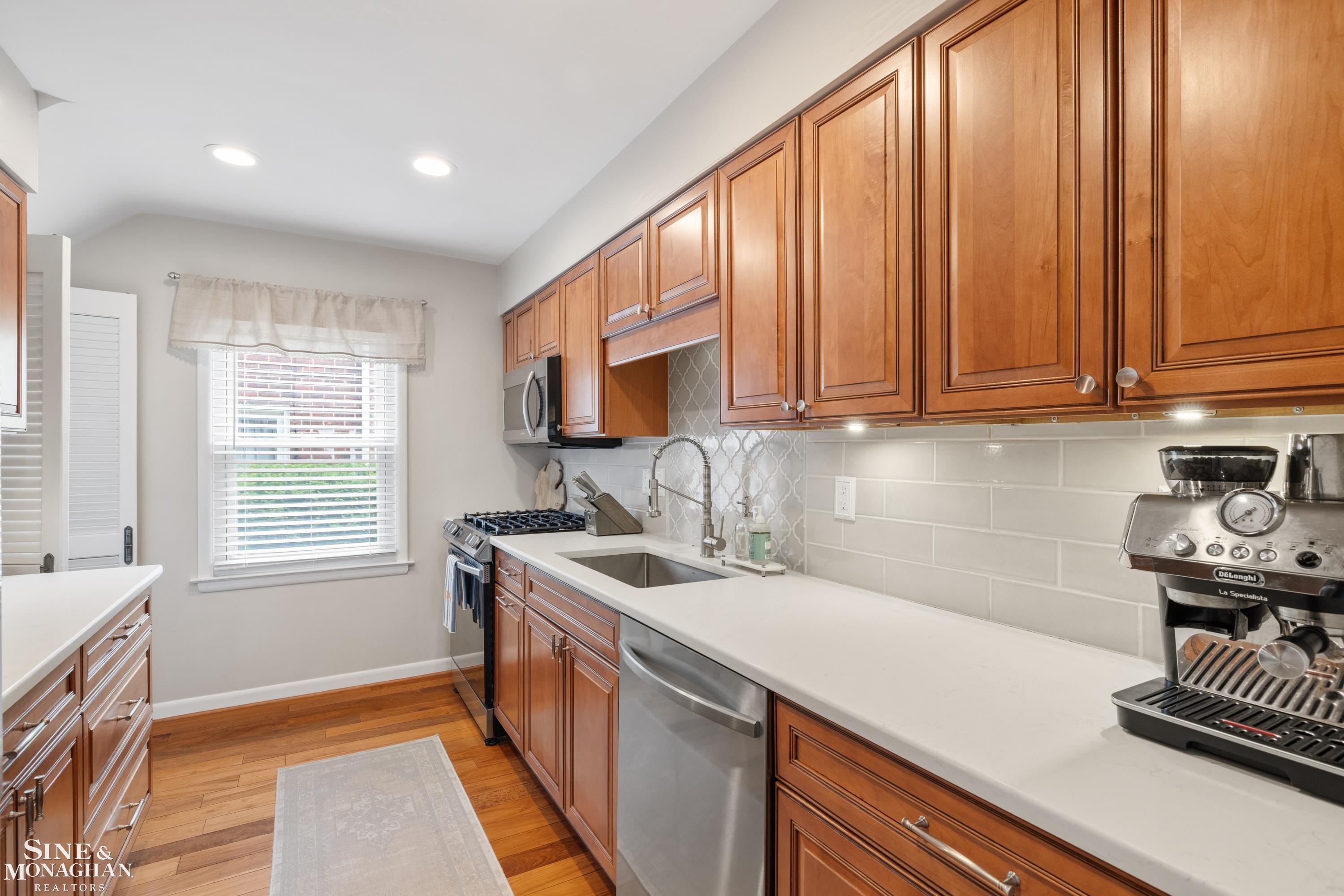 1339 Hampton Road Grosse Pointe Woods, MI 48236 - Photo 14 of 58 Gallery Image 14