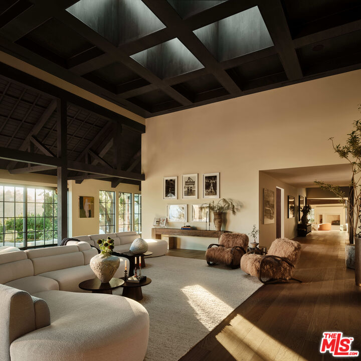 851 Strada Vecchia Road Los Angeles, CA 90077 - Photo 5 of 36 Gallery Image 5