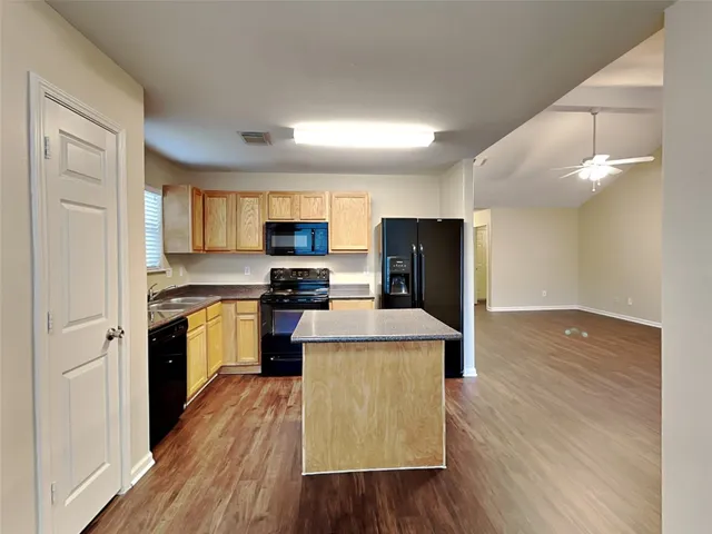 $1,945 | 4623 Trinity River Court, Spring, TX 77386