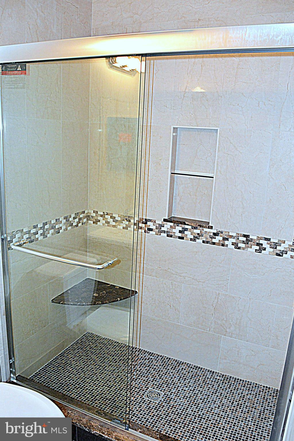 7519 Windsor Mill Road Baltimore, MD 21244 - Photo 10 of 15 Bath (Master)