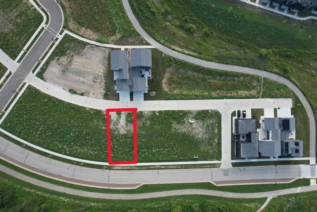 $249,900 | 9393 South Lk Vista Parkway, Unit 3004, Oak Creek, WI 53154