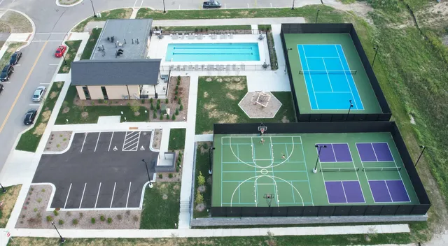 $249,900 | 9393 South Lk Vista Parkway, Unit 3004, Oak Creek, WI 53154