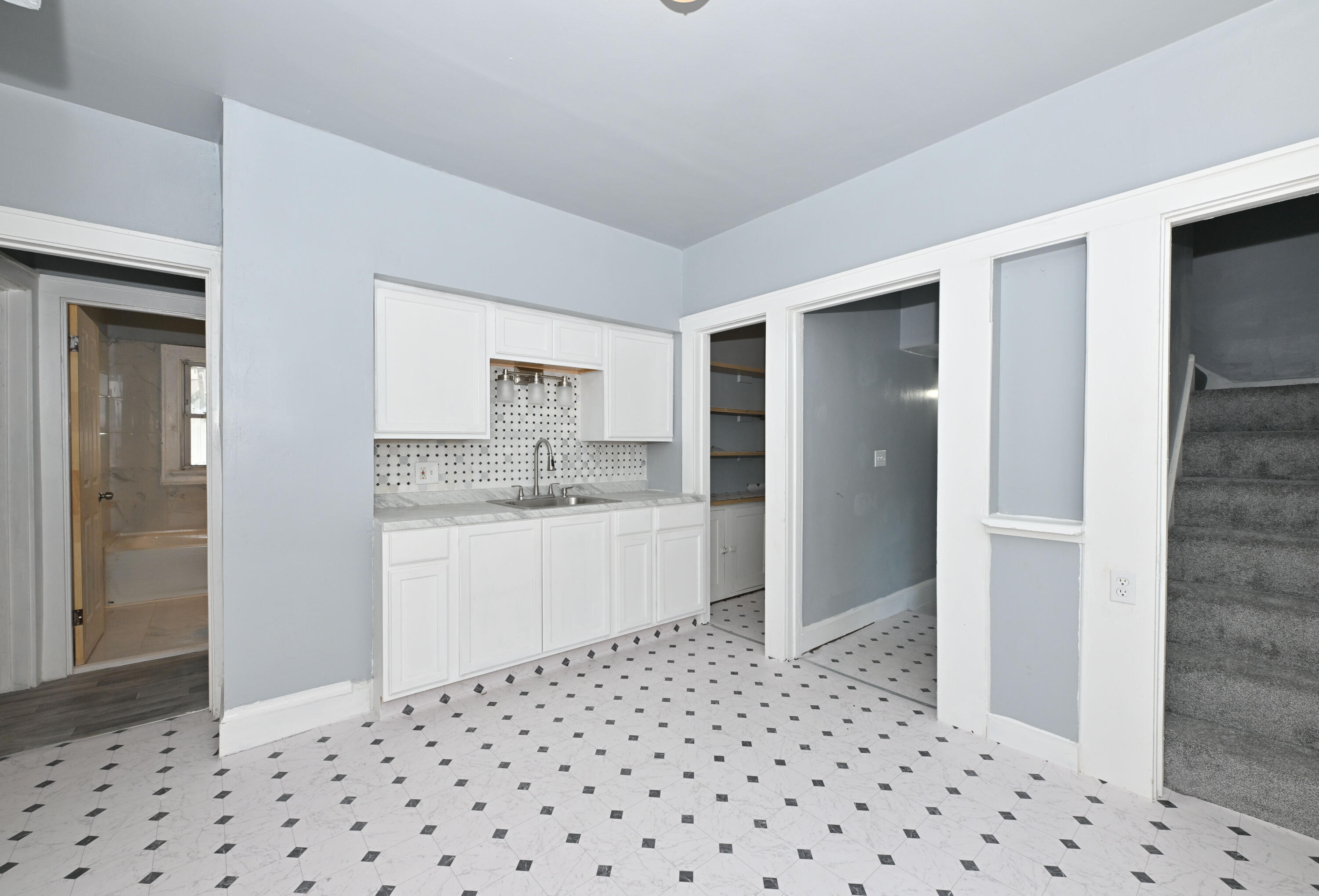 3052 North 40th Street Milwaukee, WI 53210 - Photo 13 of 43 Kitchen