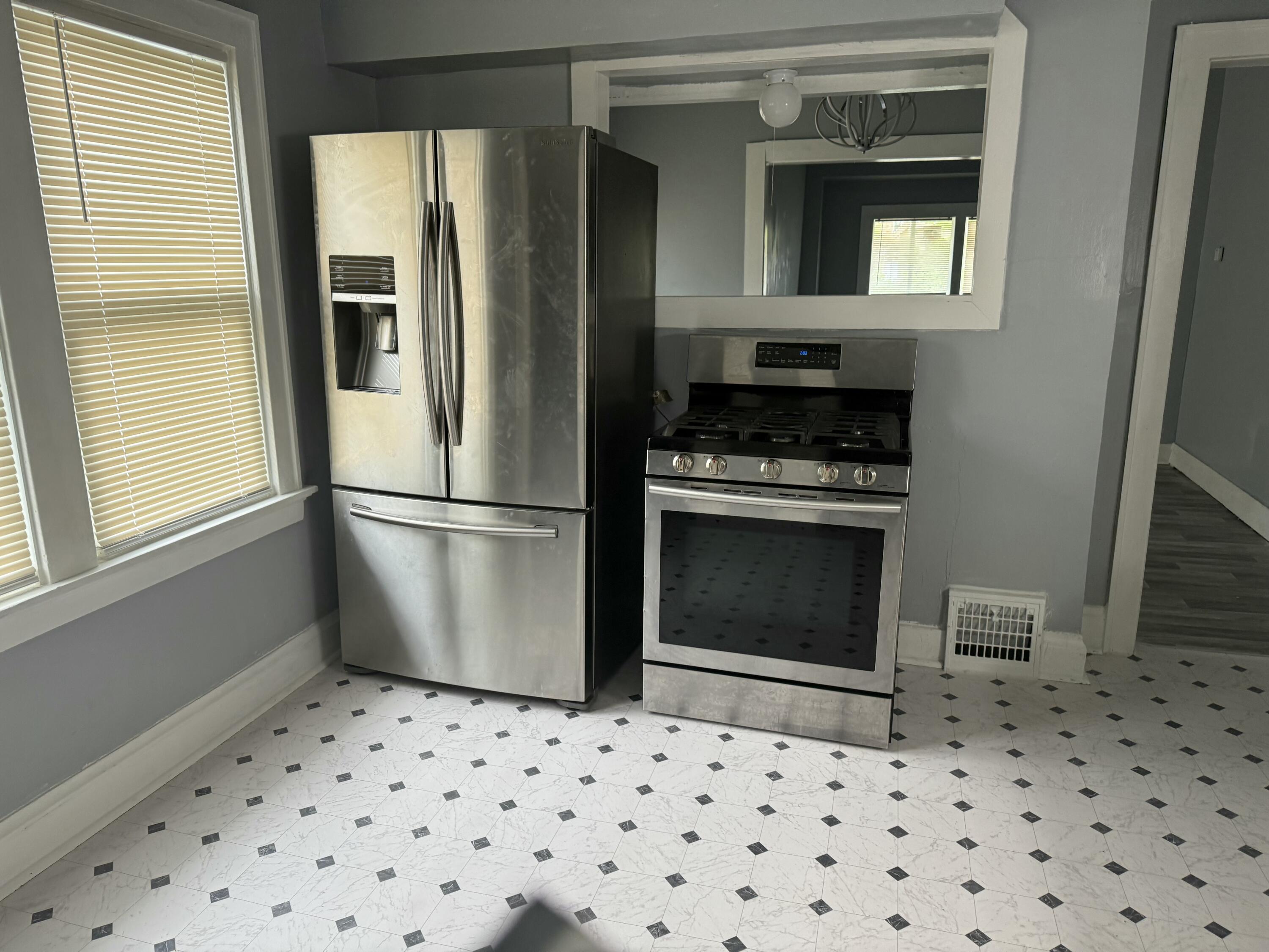 3052 North 40th Street Milwaukee, WI 53210 - Photo 15 of 43 Kitchen
