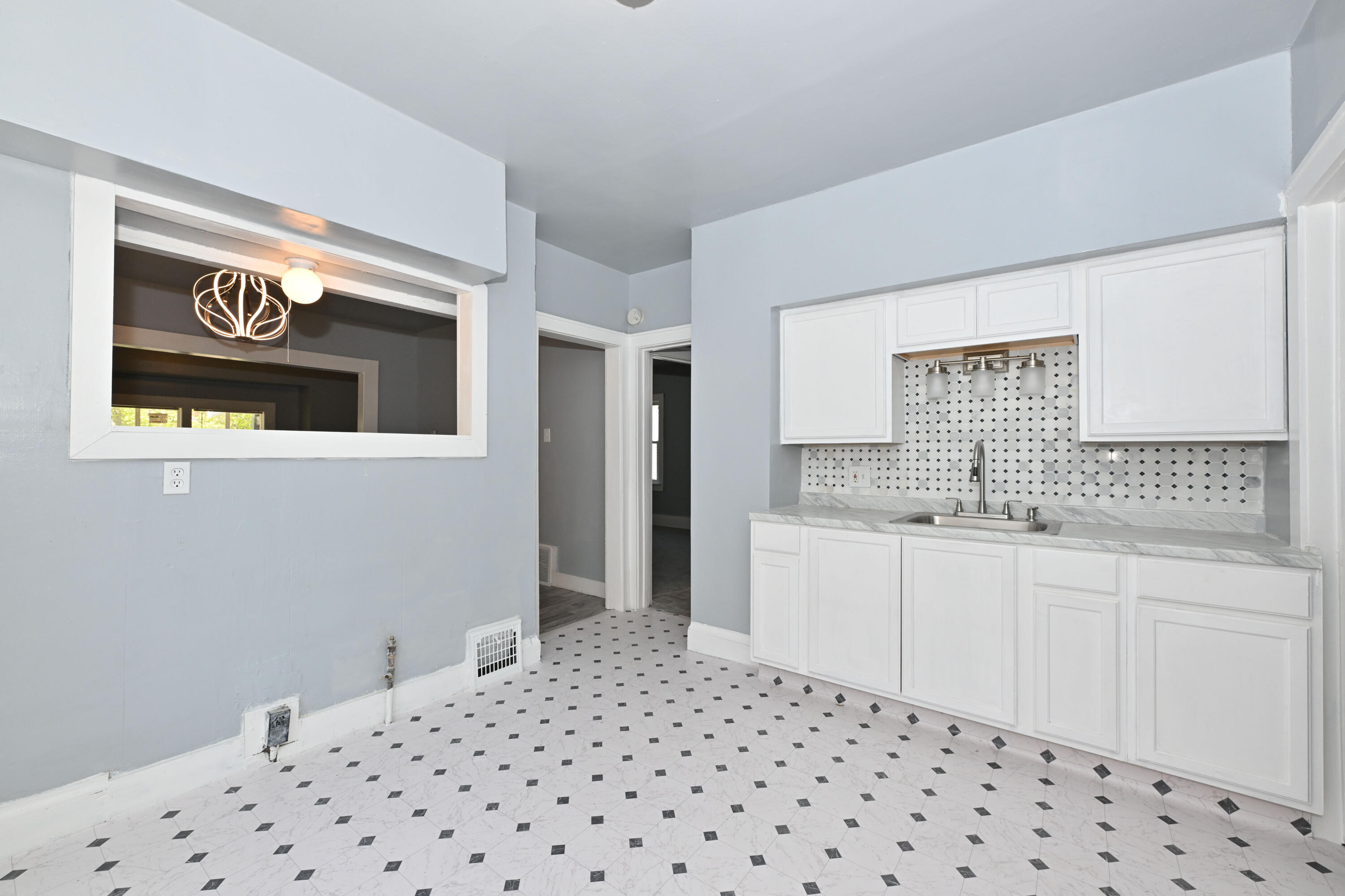 3052 North 40th Street Milwaukee, WI 53210 - Photo 16 of 43 Kitchen