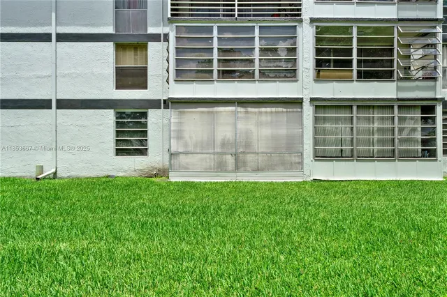 $184,000 | 8320 Sands Point Boulevard, Unit M107, Tamarac, FL 33321