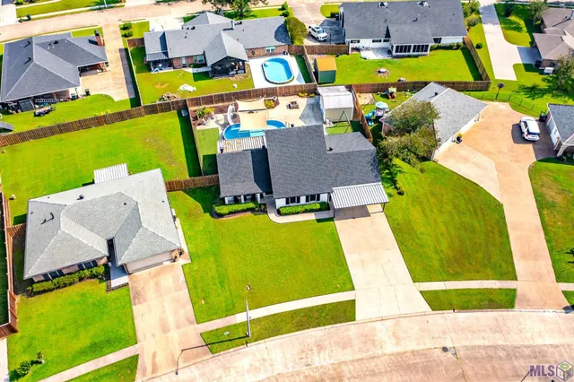 $399,000 | 9 Summerfield Drive, Houma, LA 70360