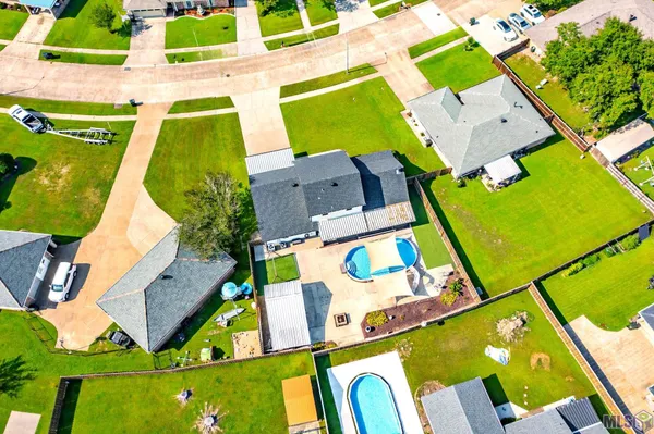 $370,000 | 9 Summerfield Drive, Houma, LA 70360