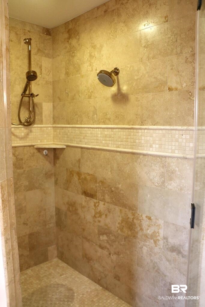 18269 Colony Drive, Unit 803 Fairhope, AL 36532 - Photo 10 of 27 Bathroom featuring tiled shower