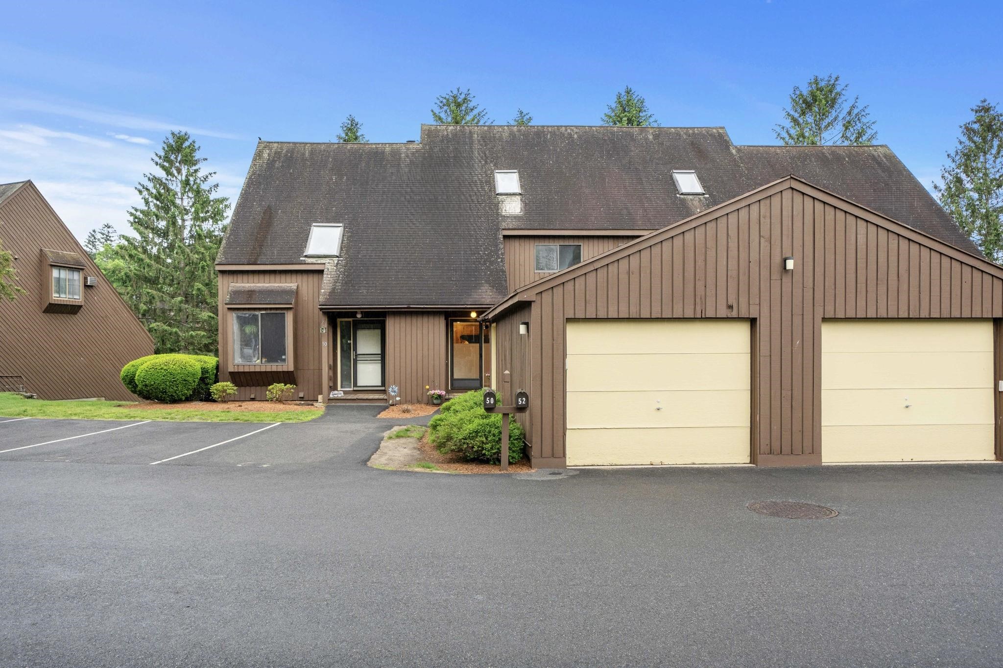 52 Spring Cove Road Nashua, NH 03062 - Photo 2 of 31