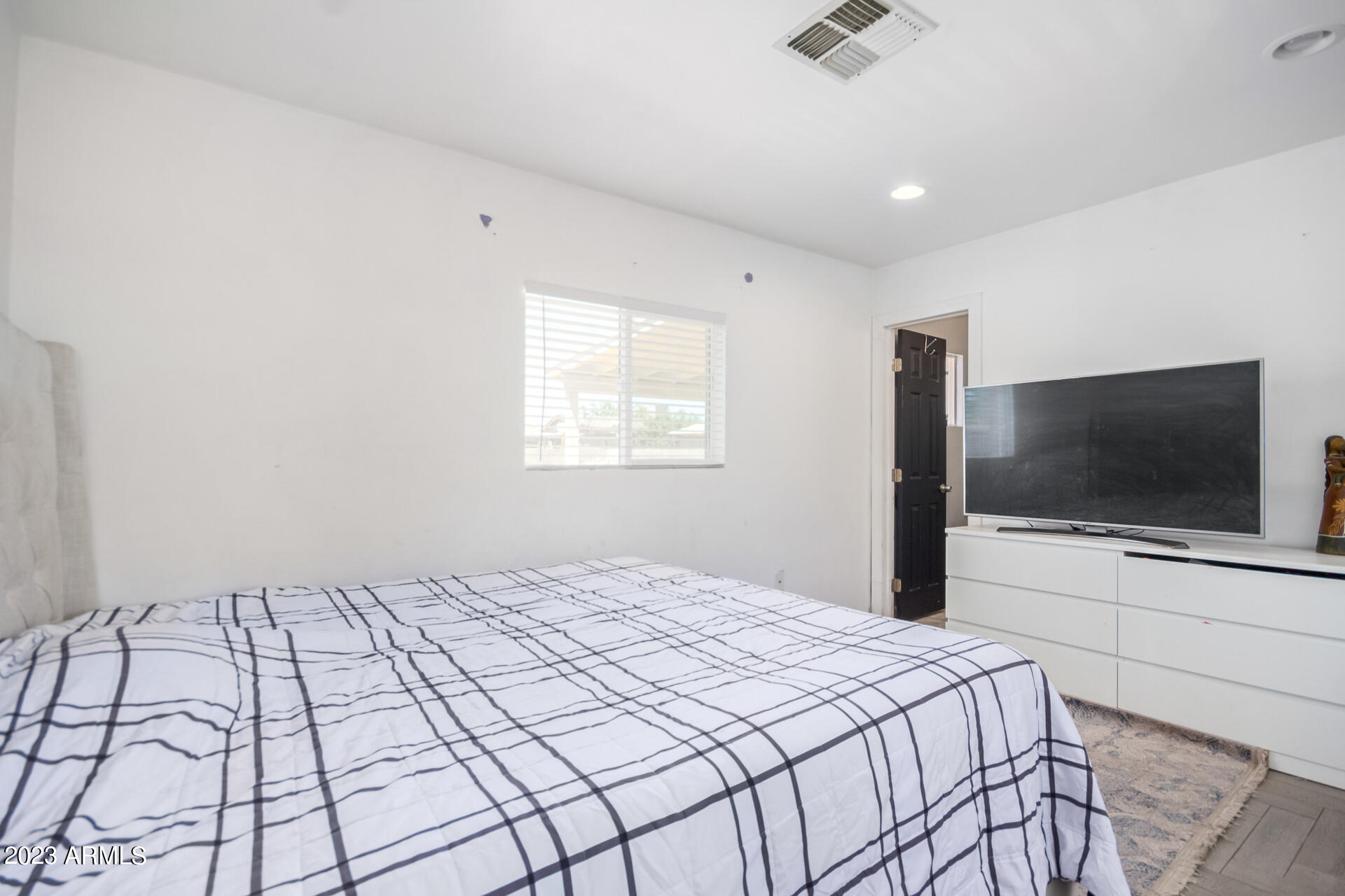 4232 West Alta Vista Road Phoenix, AZ 85041 - Photo 15 of 24 0015-14 - Alta Vista 4232