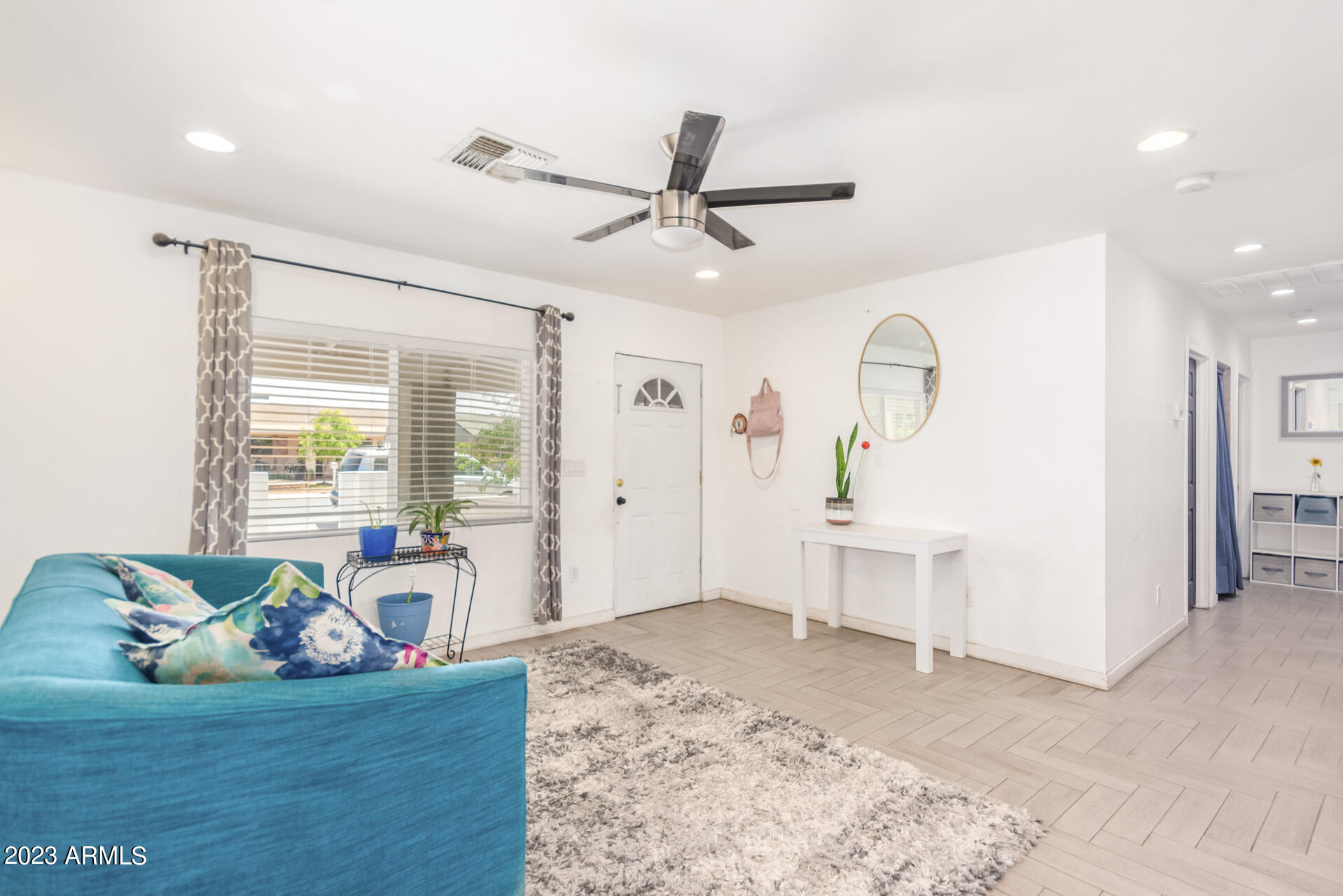 4232 West Alta Vista Road Phoenix, AZ 85041 - Photo 7 of 24 0007-07 - Alta Vista 4232