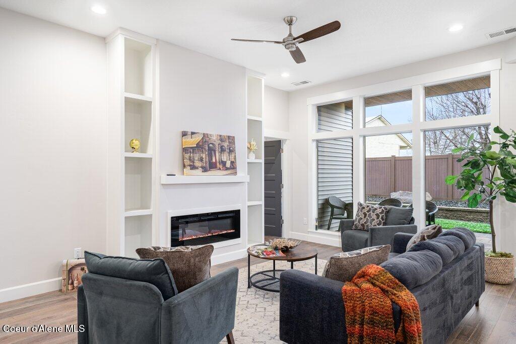 13916 Rainier Loop Rathdrum, ID 83858 - Photo 5 of 57 Built-ins around FP