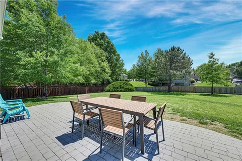 $849,900 | 5013 West 150th Street, Leawood, KS 66224