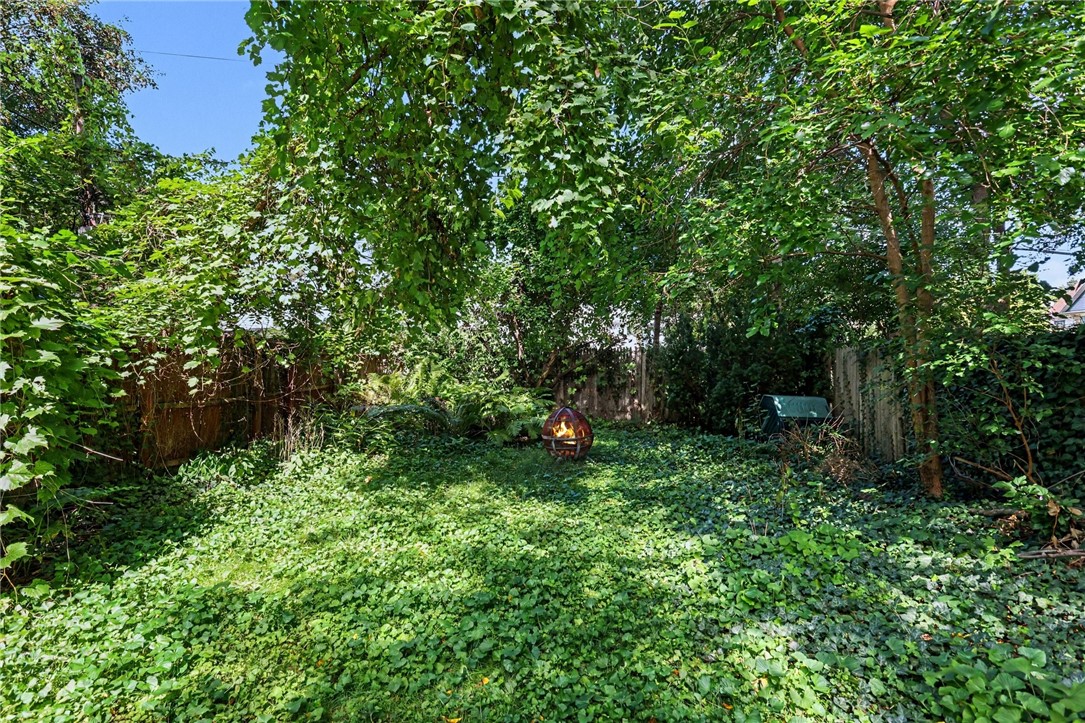 18 Hickory Street Rochester, NY 14620 - Photo 27 of 33 Gallery Image 27