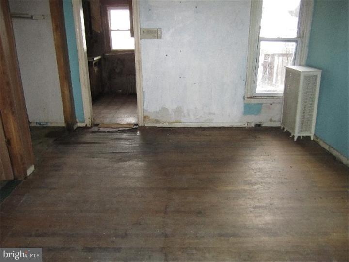 6502 Reedland Street Philadelphia, PA 19142 - Photo 5 of 10 Gallery Image 5