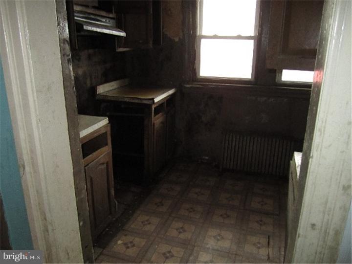 6502 Reedland Street Philadelphia, PA 19142 - Photo 6 of 10 Gallery Image 6
