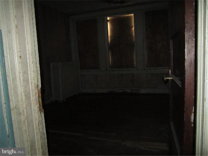 6502 Reedland Street Philadelphia, PA 19142 - Photo 7 of 10 Gallery Image 7