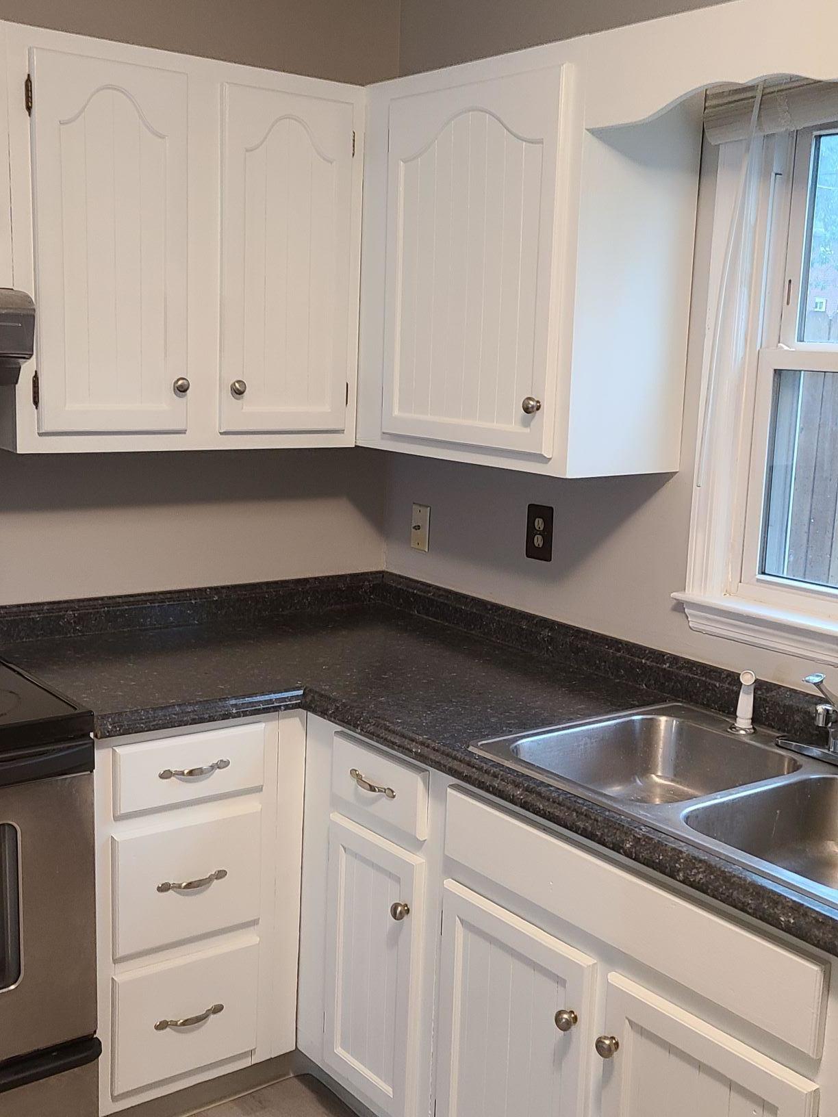 1435 North Forbes Road, Unit 12 Lexington, KY 40511 - Photo 7 of 18 Kitchen corner with sink