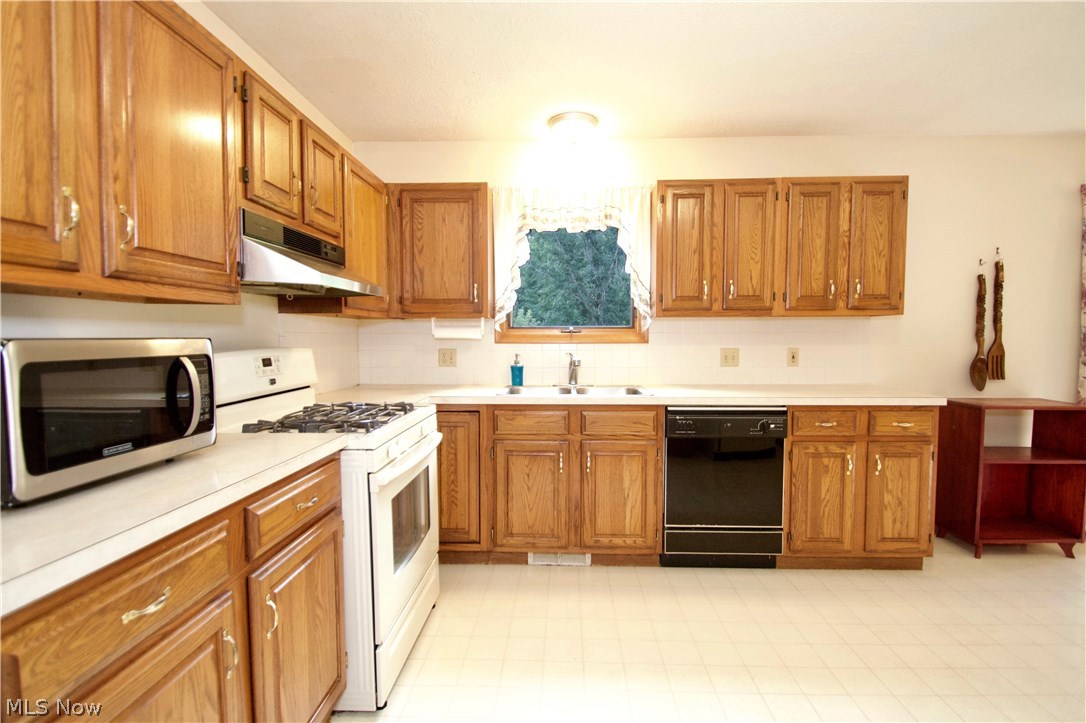 3207 Kolbe Road Lorain, OH 44053 - Photo 8 of 33 Gallery Image 8