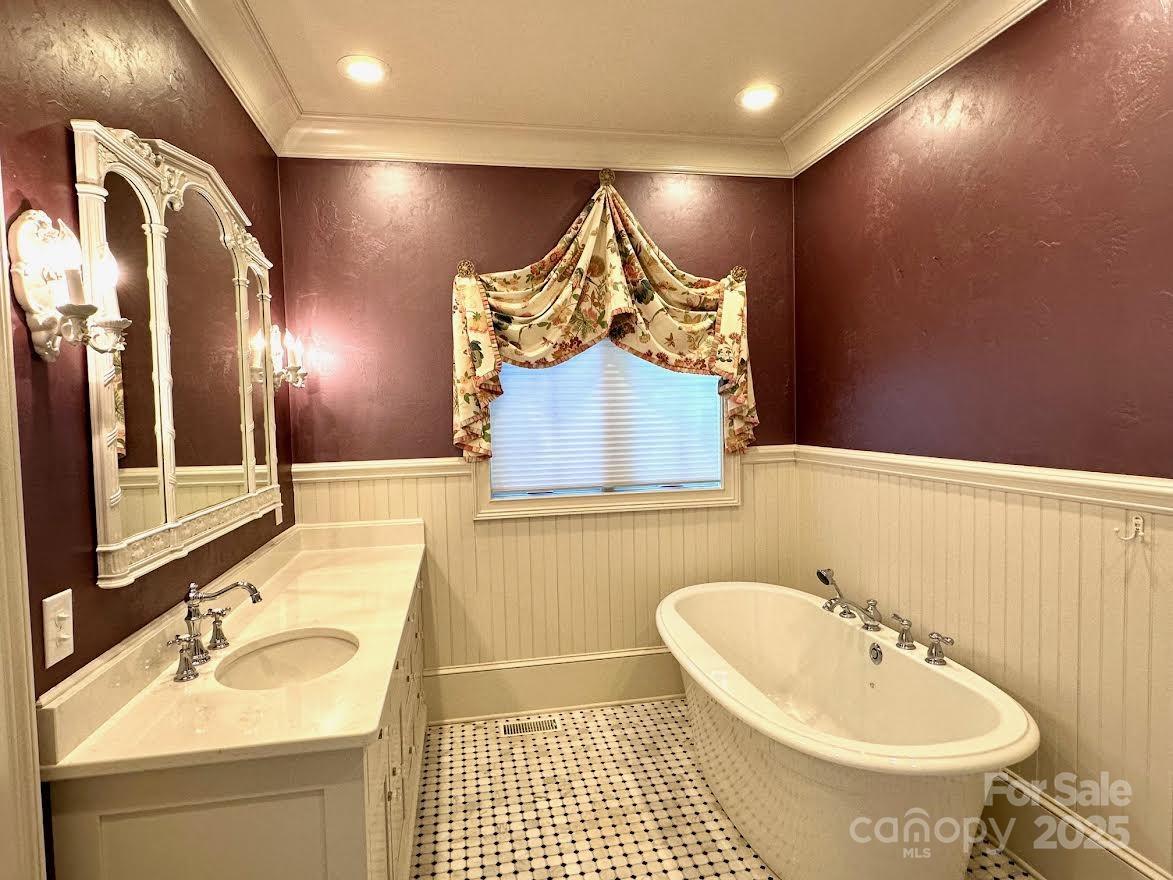 520 East Landing Ridge Circle Jefferson, NC 28640 - Photo 16 of 48 a bathroom with a sink and a mirror