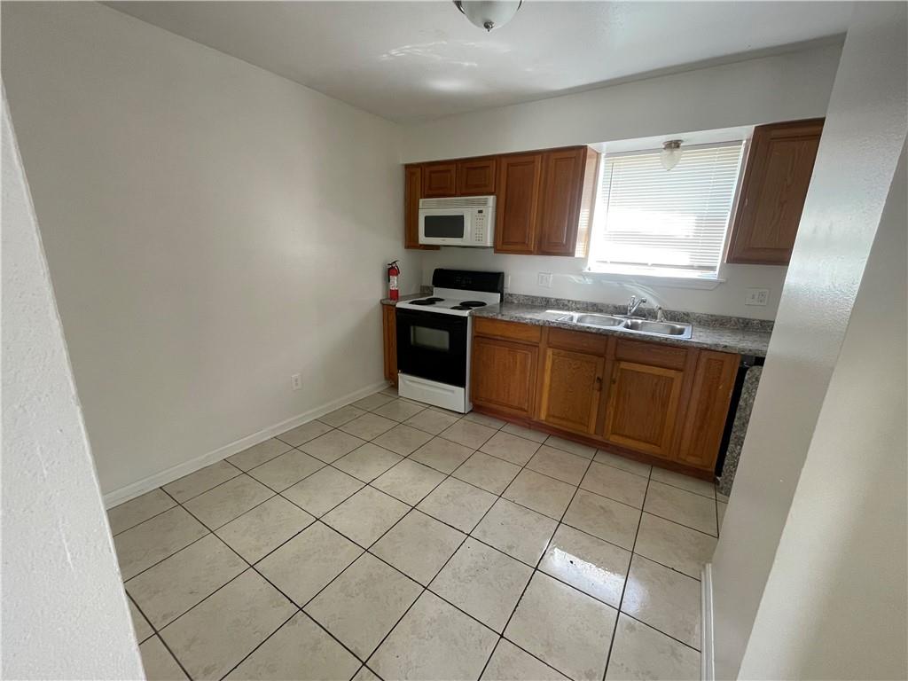 800 West Genie Street, Unit 4 Chalmette, LA 70043 - Photo 3 of 14