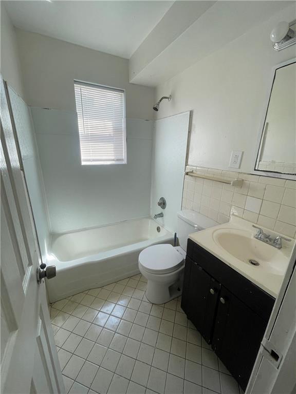 800 West Genie Street, Unit 4 Chalmette, LA 70043 - Photo 9 of 14