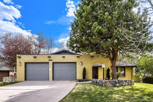 $937,900 | 6490 South Heritage Place East, Centennial, CO 80111