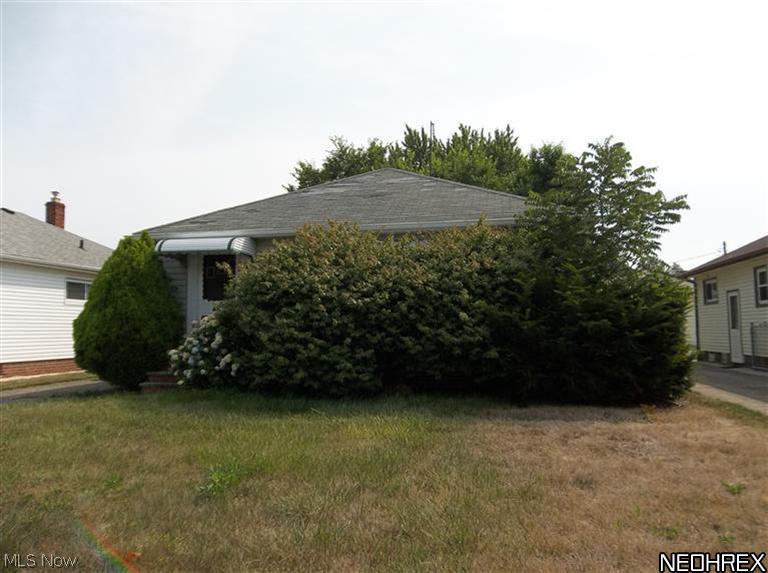 709 Glenhurst Road Willowick, OH 44095 - Photo 2 of 4 FRONT