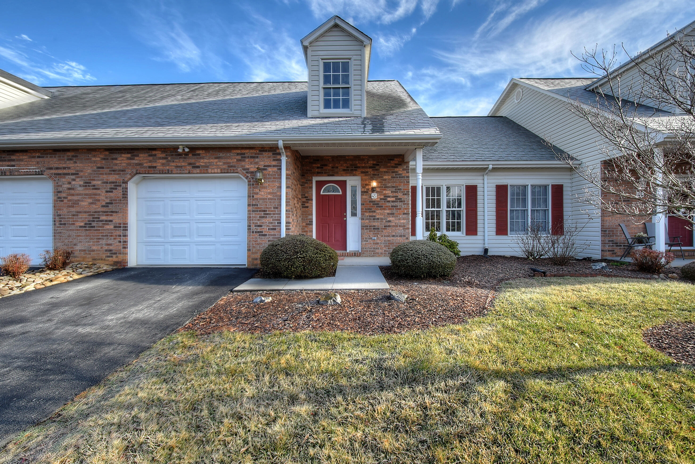 45 Cherokee Ridge Court, Unit 45 Johnson City, TN 37604 - Photo 3 of 27 2