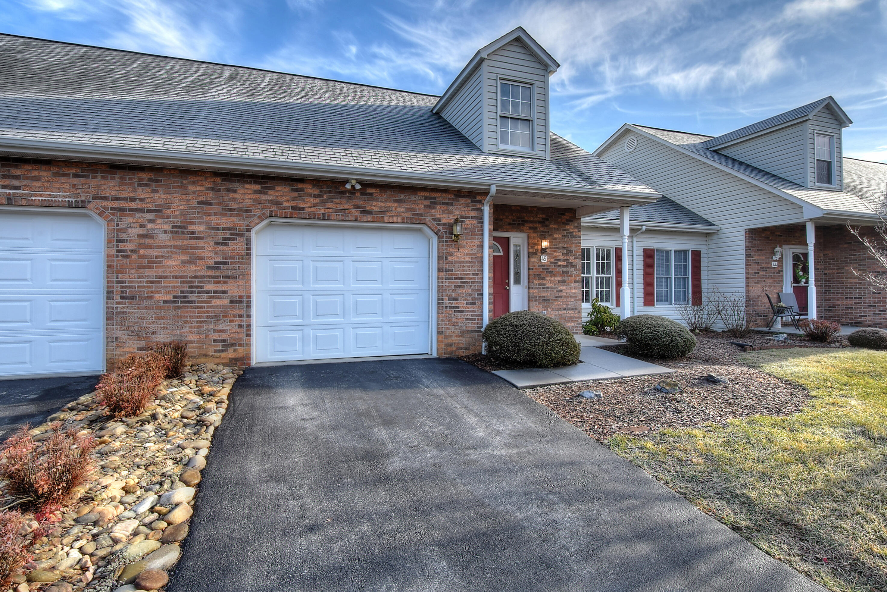 45 Cherokee Ridge Court, Unit 45 Johnson City, TN 37604 - Photo 4 of 27 3