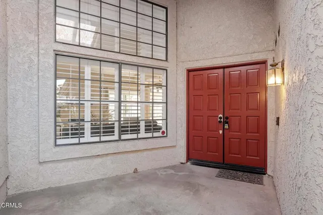 $629,900 | 6204 Corte Antigua, Camarillo, CA 93012