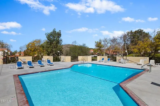 $629,900 | 6204 Corte Antigua, Camarillo, CA 93012