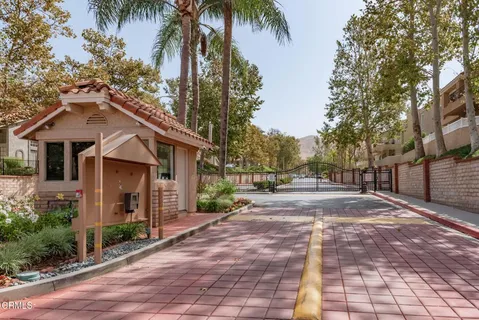 $629,900 | 6204 Corte Antigua, Camarillo, CA 93012