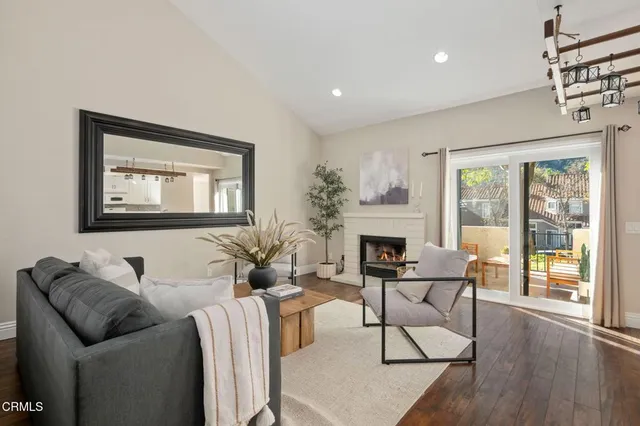 $629,900 | 6204 Corte Antigua, Camarillo, CA 93012