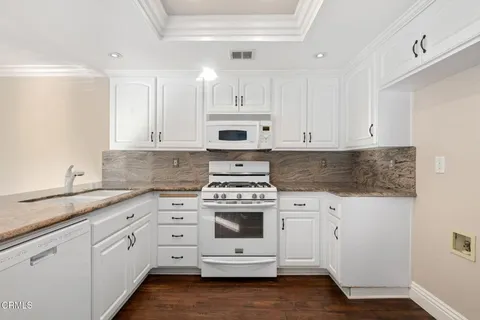 $629,900 | 6204 Corte Antigua, Camarillo, CA 93012