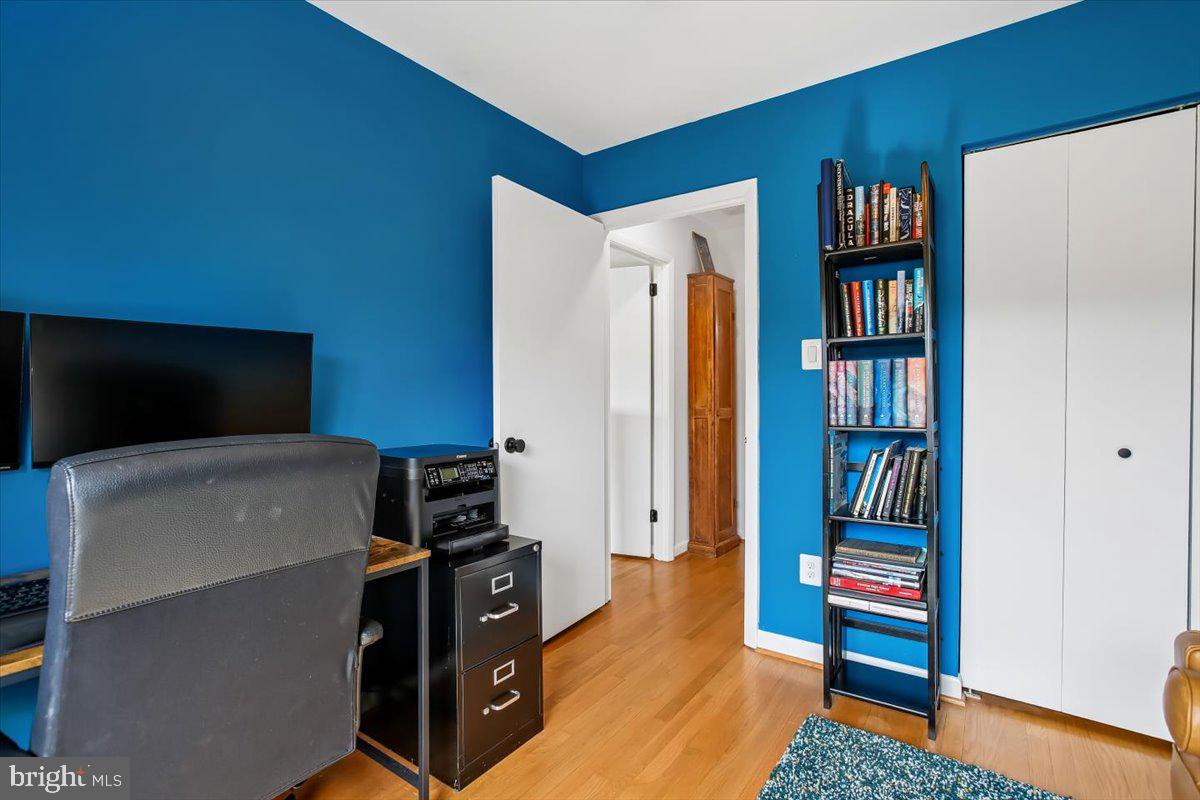 2017 Sarazen Place Reston, VA 20191 - Photo 27 of 52 Plenty of space for a Full or Queen Bed