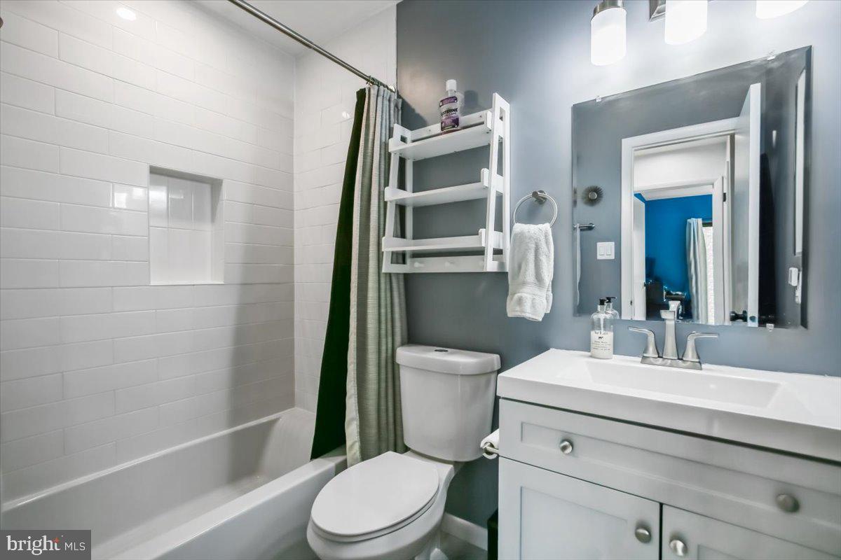 2017 Sarazen Place Reston, VA 20191 - Photo 28 of 52 Beautifully updated Hall Bath - SEE VIRTUAL TOUR