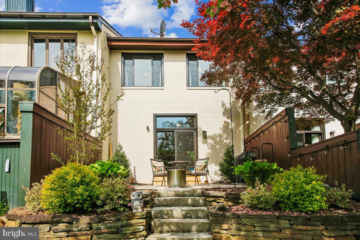 2017 Sarazen Place Reston, VA 20191 - Photo 3 of 52 Lovely Flagstone Patio off the back.