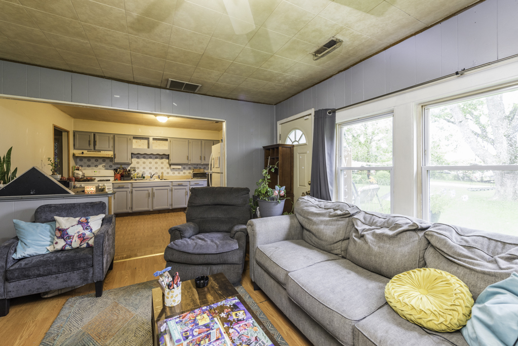 12716 West Grandview Avenue Waukegan, IL 60085 - Photo 5 of 22