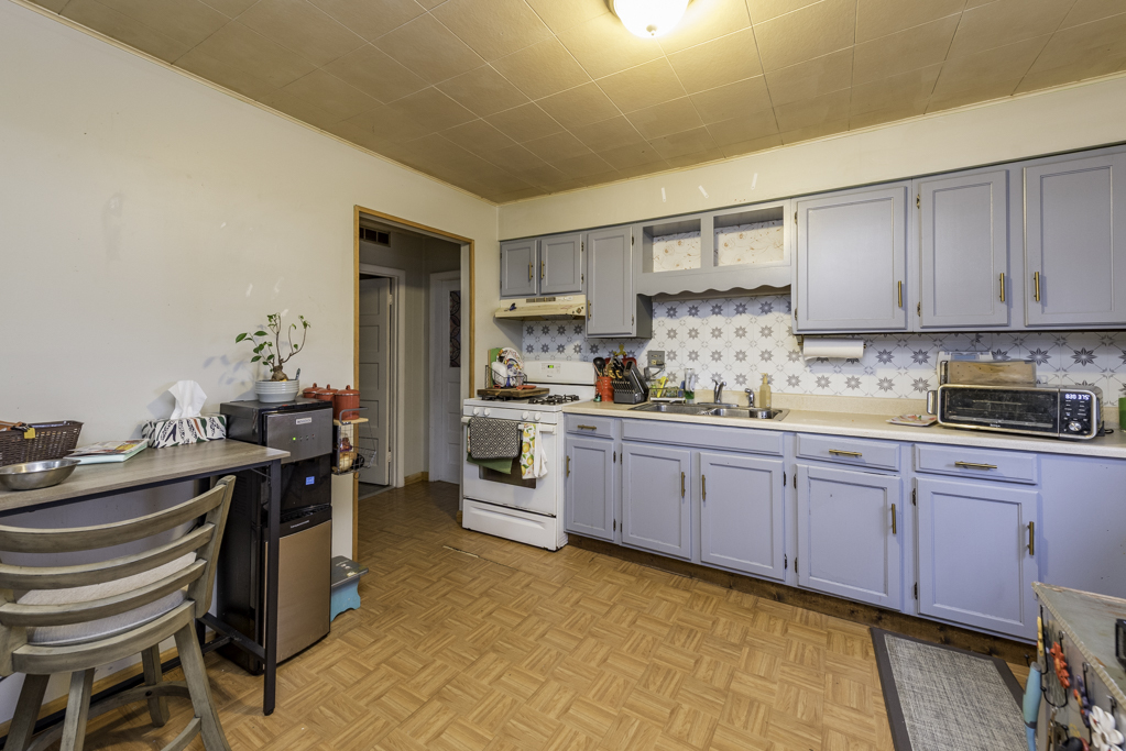 12716 West Grandview Avenue Waukegan, IL 60085 - Photo 6 of 22