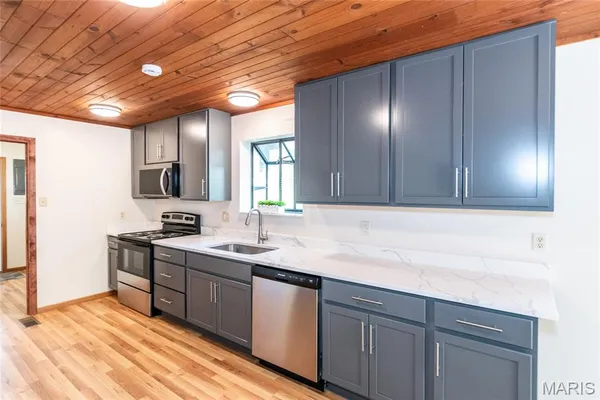 $425,000 | 5560 Twilight Drive, Cedar Hill, MO 63016