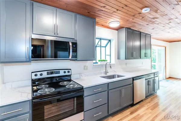 $425,000 | 5560 Twilight Drive, Cedar Hill, MO 63016