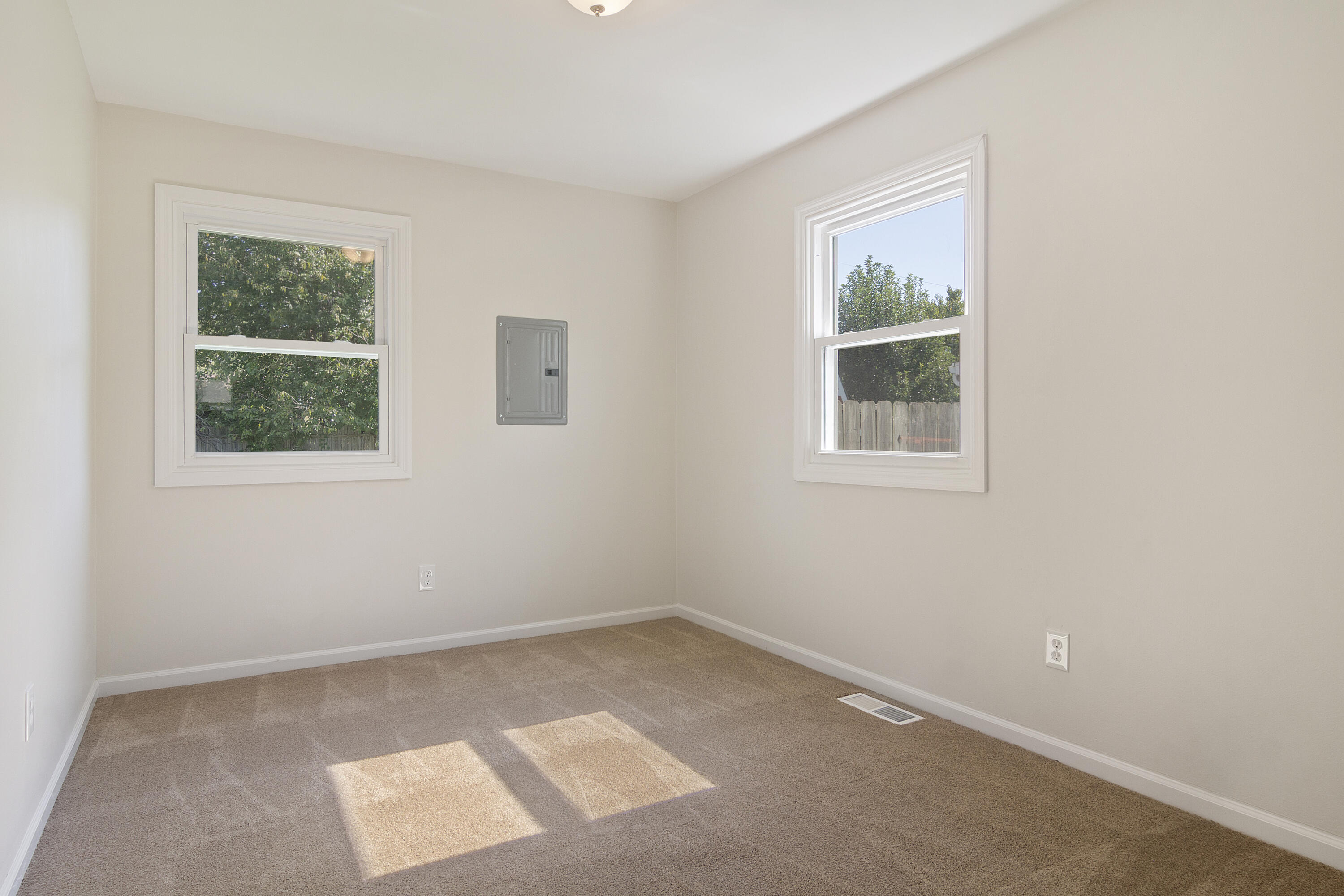 645 Oswego Road Valparaiso, IN 46385 - Photo 11 of 27 3000x2000